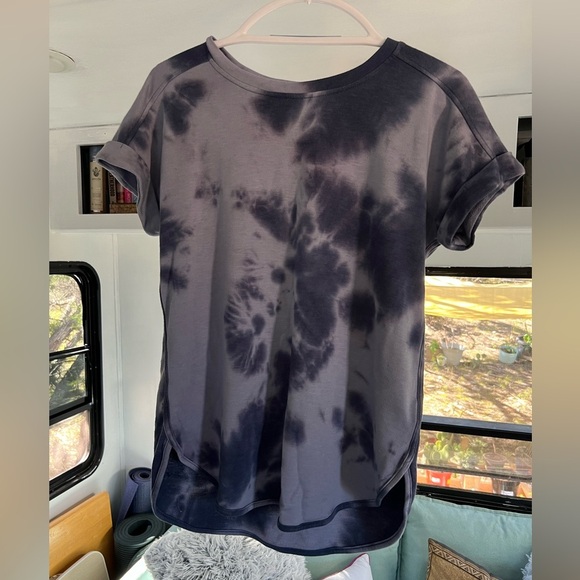 Cupio Tops - Navy Tie Dyed This Cozy T-shirt by Cupio (size: small)
